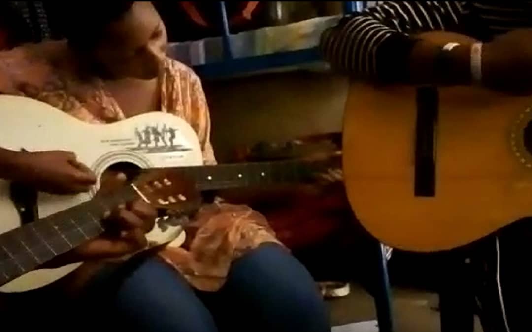 Muzieklessen in Oeganda!